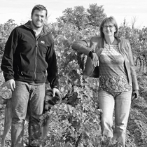 Benoît Gil und anne Sutra de Germa vom südfranzösischen Weingut Domaine Monplezy